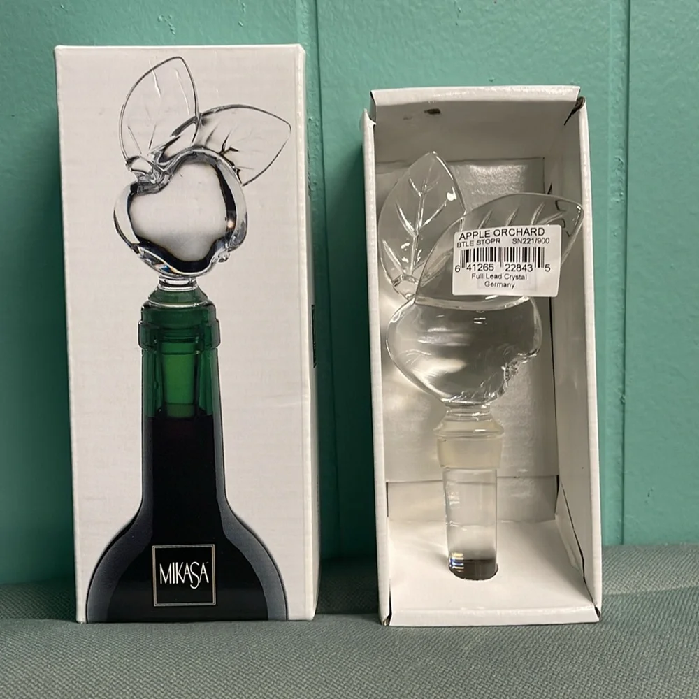 BNWT Mikasa Clear Glass Apple Bottle Stopper